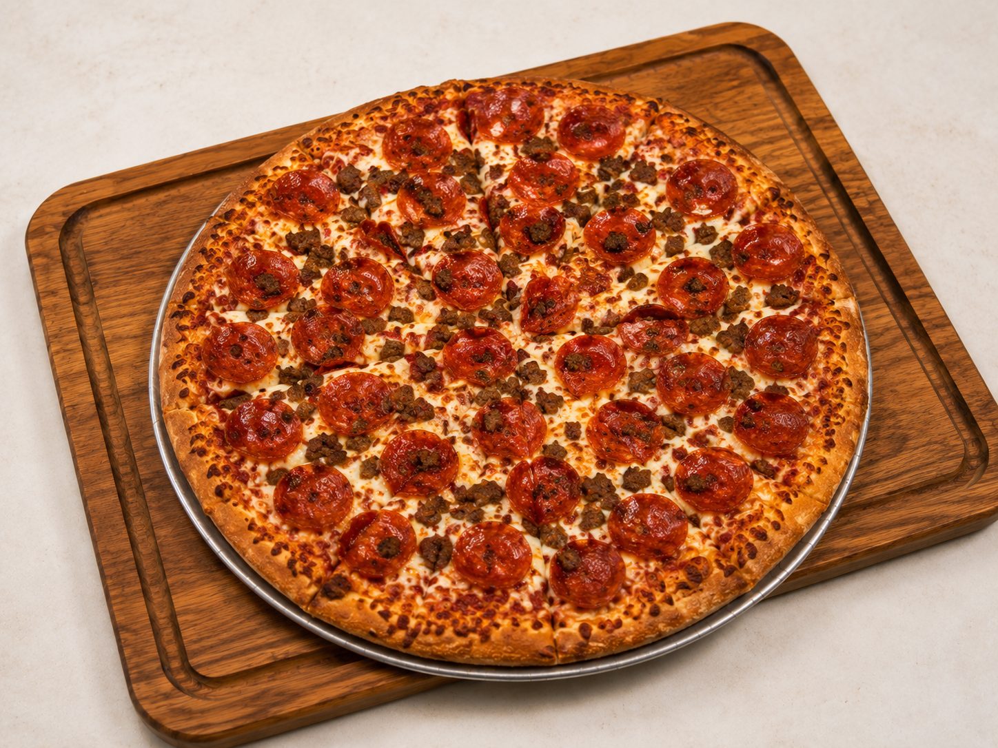Large 18" Meat Lovers.